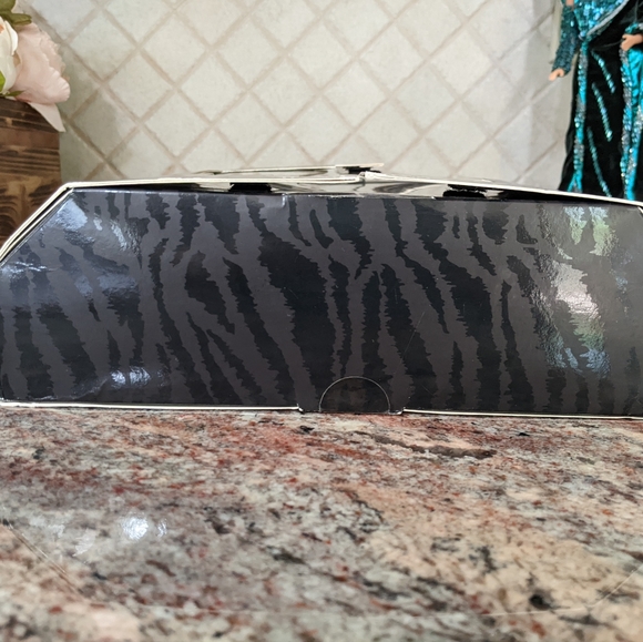 VTG NIB Cruella De Vil Barbie - Picture 7 of 8